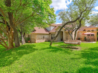 Living area at 110 S Ridge CIR - 3 bed 2 bath home