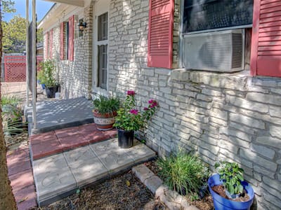 Primary bedroom at 110 W Saint Johns Ave - 5 bed 1 bath home