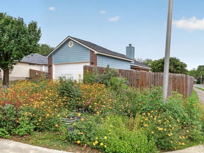 Property photo 2 at 1100 Mira Loma LN - 3 bed 2 bath home