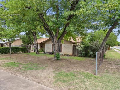 Kitchen at 1100 S Trace DR - 3 bed 2 bath home