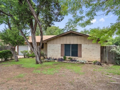 Primary bedroom at 1100 S Trace DR - 3 bed 2 bath home