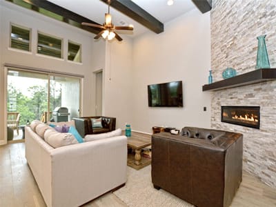 Property photo 3 at 11000 Cut Plains Loop - 4 bed 3 bath home