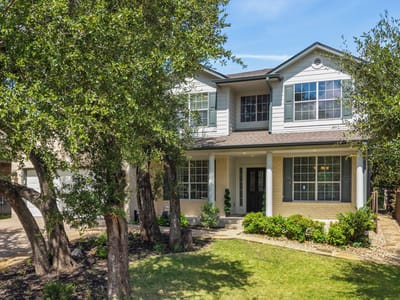 Living area at 11000 Quarry Oaks TRL - 5 bed 4 bath home