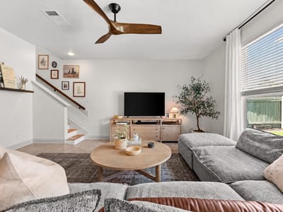 Photo 3 of 36 at 11005 Desert Willow LOOP - 4 bed 2 bath home