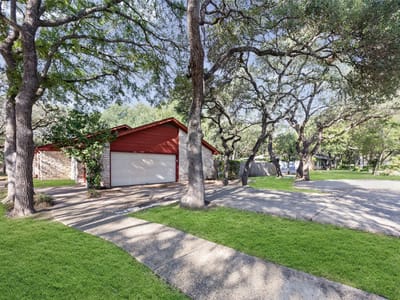 Property photo 3 at 11006 Brodie LN - 5 bed 3 bath home