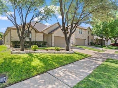 Living area at 11009 Casitas DR - 3 bed 2 bath home