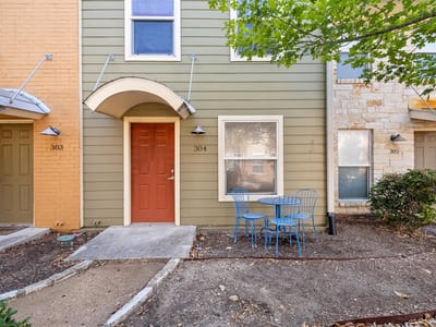 Living area at 1101 Grove Blvd Unit #304 - 3 bed 2 bath home
