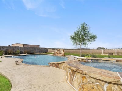 Property photo 3 at 11010 La Paloma LOOP - 4 bed 3 bath home