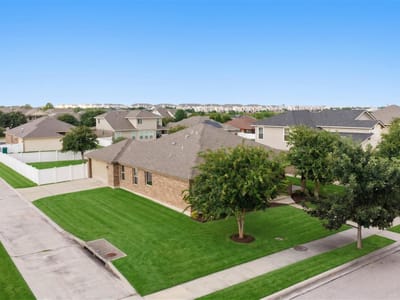 Property photo 3 at 1102 Petroglyph TRL - 3 bed 2 bath home