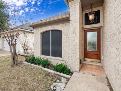 Living area at 11029 Ballybunion PL - 3 bed 2 bath home