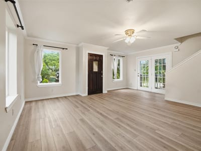 Living area at 1104 Franklin DR - 3 bed 2 bath home