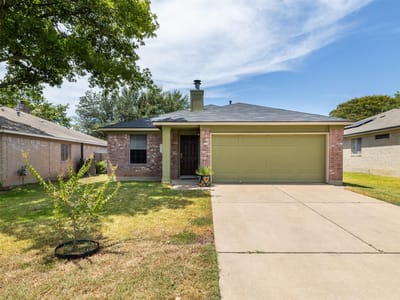 Property photo 4 at 1104 Laurelleaf DR - 3 bed 2 bath home