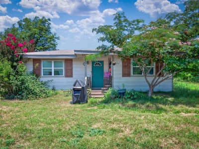 Kitchen at 1104 S Boundary ST - 2 bed 1 bath home