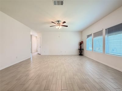 Property photo 5 at 1104 Whippletree Trl - 3 bed 2 bath home