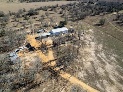 Living area at 1105 County Road 422 - A0130 DAVILLA, MIGUEL,13.827 ACRES, Bartlett, TX