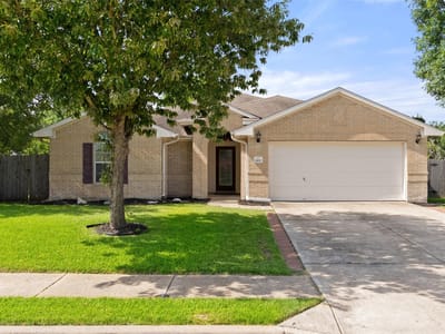 Living area at 1105 Delia Chapa LN - 4 bed 2 bath home