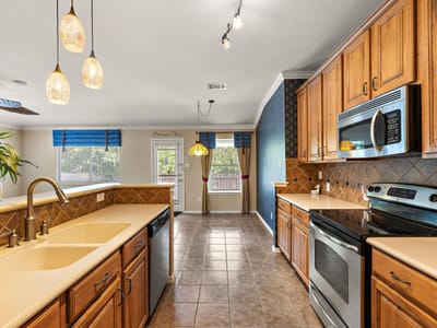 Property photo 5 at 1105 South Brook Dr - 3 bed 2 bath home