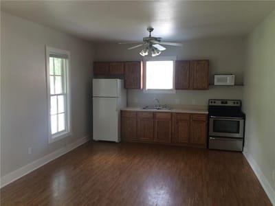 Property photo 5 at 1105 W 40th St - 2 bed 1 bath home