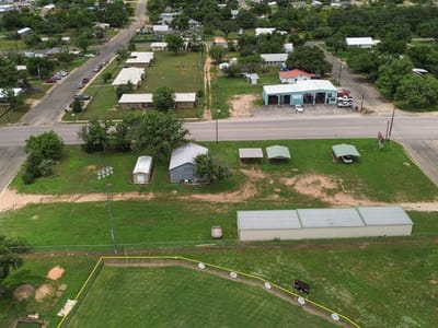 Primary bedroom at 1106 Bessemer Ave - Holden, Llano, TX