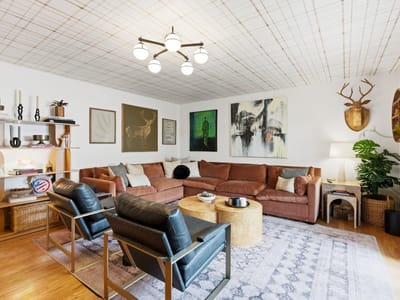 Living area at 1106 Mission Rdg Unit #B - 3 bed 2 bath home