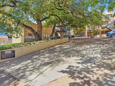 Property photo 2 at 1106 W 6th ST Unit #206 - 2 bed 1 bath home