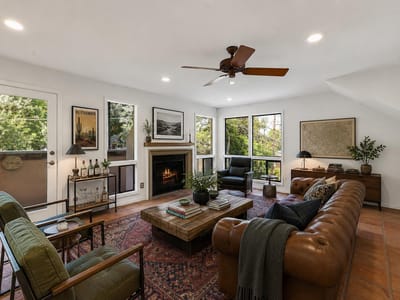 Property photo 4 at 1106 W 6th ST Unit #206 - 2 bed 1 bath home