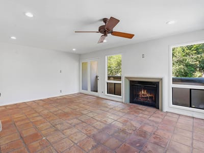 Property photo 5 at 1106 W 6th ST Unit #206 - 2 bed 1 bath home
