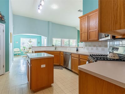Property photo 5 at 1106 Willow Creek DR - 3 bed 2 bath home