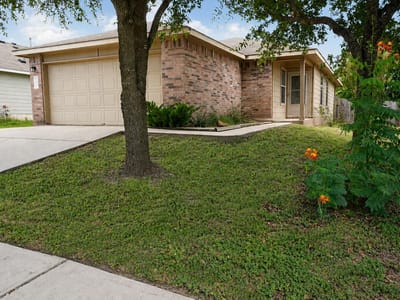 Property photo 2 at 1107 Canada Wild Dr - 3 bed 2 bath home