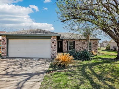 Property photo 2 at 1107 Long Meadow DR - 3 bed 2 bath home