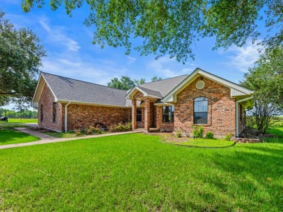 Living area at 11077 County Road 440 - 3 bed 2 bath home