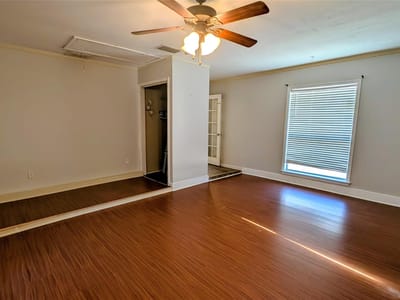 Bathroom at 1108 Marlton ST - 3 bed 1 bath home