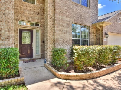 Living area at 1108 Ritter DR - 4 bed 3 bath home