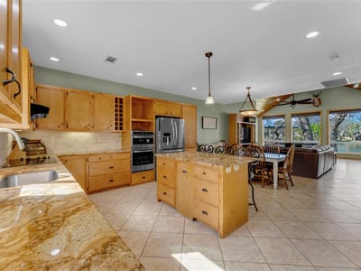 Kitchen at 1108 S Lakeside Dr - 3 bed 2 bath home
