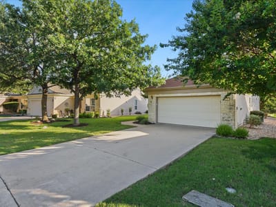 Kitchen at 111 Bonham LOOP - 2 bed 2 bath home