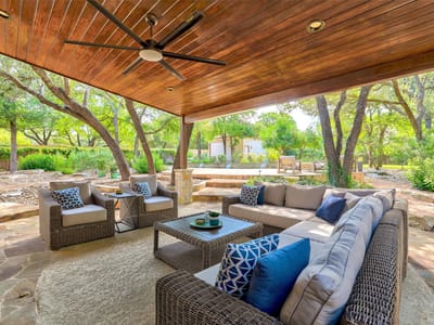 Living area at 111 Roberts Cir - 4 bed 3 bath home