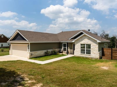 Living area at 1110 County Road 1045 - 3 bed 2 bath home