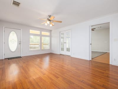 Primary bedroom at 1110 Oakwood LOOP - 4 bed 4 bath home
