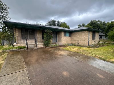 Kitchen at 1110 Searcy DR - 3 bed 1 bath home