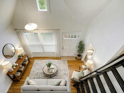 Living area at 1110 W 22nd ST Unit #13 - 1 bed 1 bath home