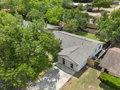 Property photo 5 at 1111 Spearson LN - 4 bed 2 bath home