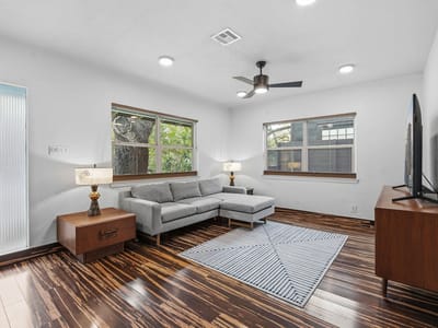 Primary bedroom at 1112 Mission Rdg - 3 bed 2 bath home