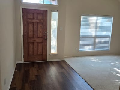 Living area at 1113 Alexandria WAY - 3 bed 2 bath home