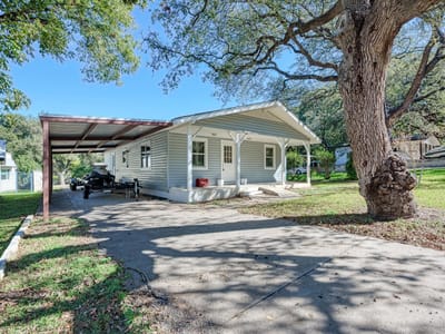 Living area at 1113 County Road 132B - 2 bed 2 bath home