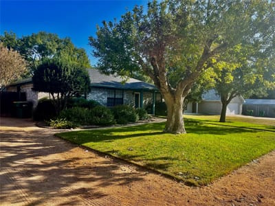 Property photo 3 at 1113 Hackberry DR - 3 bed 2 bath home