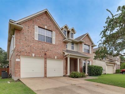 Living area at 11133 Sandstone TRL - 3 bed 2 bath home