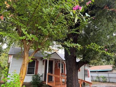 Photo 2 of 11 at 1115 Kirk Ave - 3 bed 1 bath home