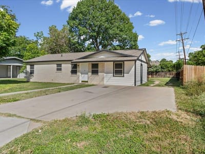Property photo 3 at 1115 Sycamore ST - 3 bed 1 bath home