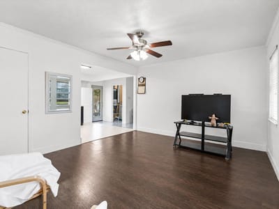 Property photo 5 at 1115 Sycamore ST - 3 bed 1 bath home