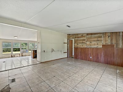 Property photo 3 at 112 Allen ST - 3 bed 2 bath home